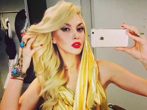 Оля Полякова