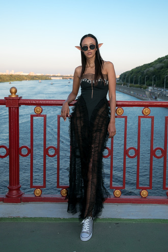 Fashion Show SEREBROVA SS20 на Пішохідному мосту через Дніпро: фотозвіт