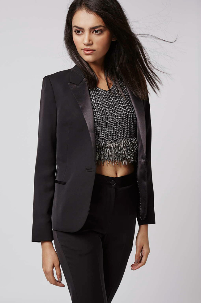 Street style идеи для новогоднего образа: шопинг