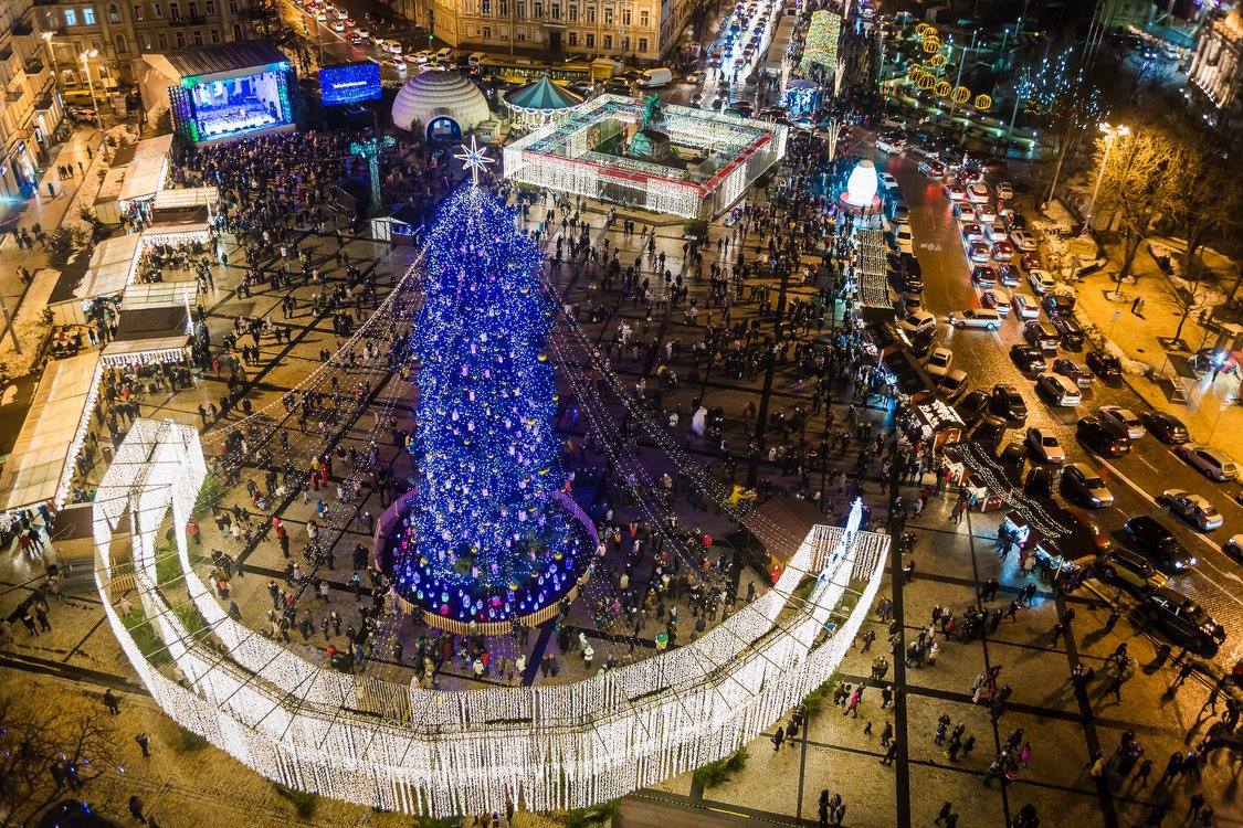 Найкрасивіші різдвяні ялинки 2018: Київ