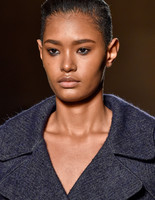 Victoria Beckham Осінь 2015: макіяж і зачіски з показу