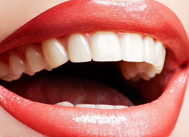 Какие продукты красят зубы: опасность красоте