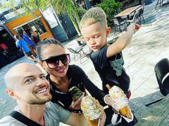 Влад Яма с семьей