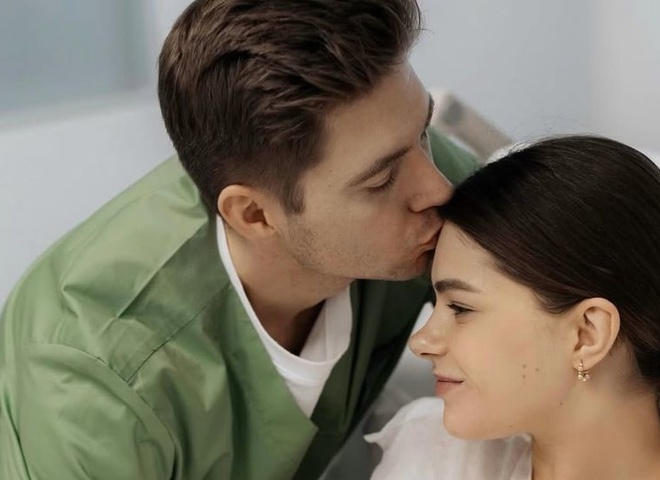 Дружина Остапчука знялася у білизні на шостий день після пологів