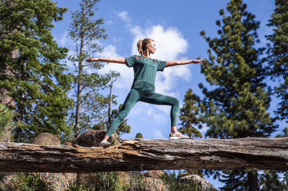 Карли Клосс стала лицом осенне-зимней коллекции Stella McCartney х Adidas