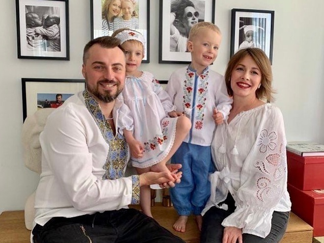 Олена Кравець зворушливо привітала дітей-двійнят з 7-річчям: нові фото Каті та Вані