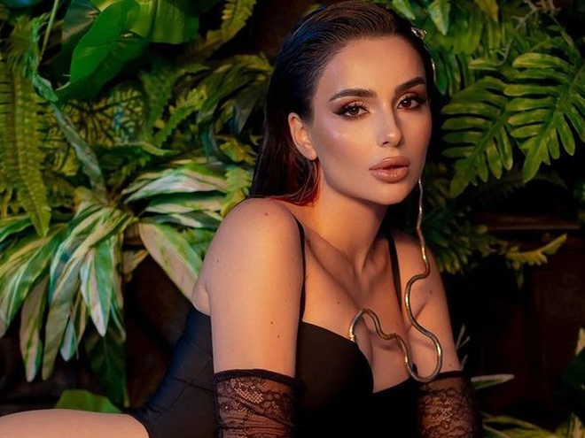 Трінчер похвалилася квартирою, до якої переїхала після розставання з Волошиним