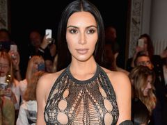 Ким Кардашьян в откровенном платье Balmain