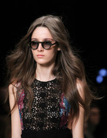 Б'юті-образ моделей з показу Burberry Prorsum Осінь 2015 Б'юті-образ моделей з показу Burberry Prorsum Осінь 2015