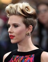 Скарлетт Йоханссон на премьере "Мстители:Эра Альтрона" в Лондоне Скарлетт Йоханссон на премьере "Мстители:Эра Альтрона" в Лондоне