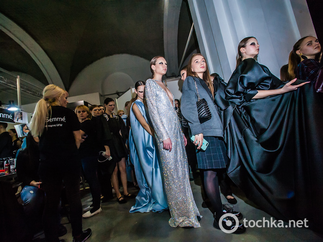 Backstage первого дня UFW FW20/21