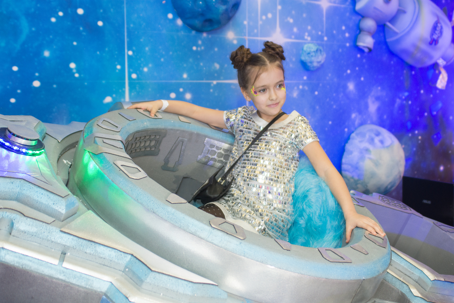 SPACE PARTY 2018, Или как гуляют земляне в Coin на рождественской вечеринке