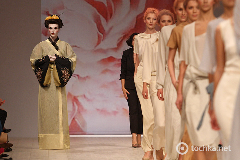 Показ VICTORIA GRES