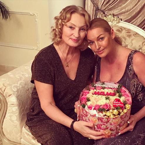 мама Волочкової