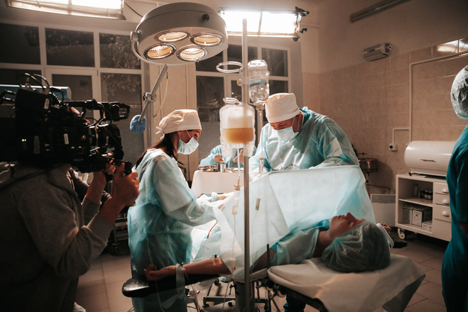 Звезда "Крепостной" рассказала про новую роль в драматическом сериале "Акушерка"