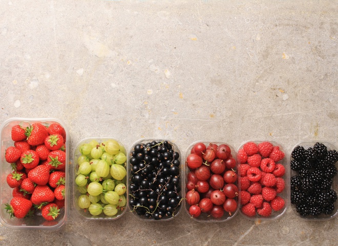 Летние фрукты: калорийность и польза