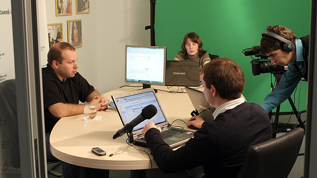 Денис Олейников