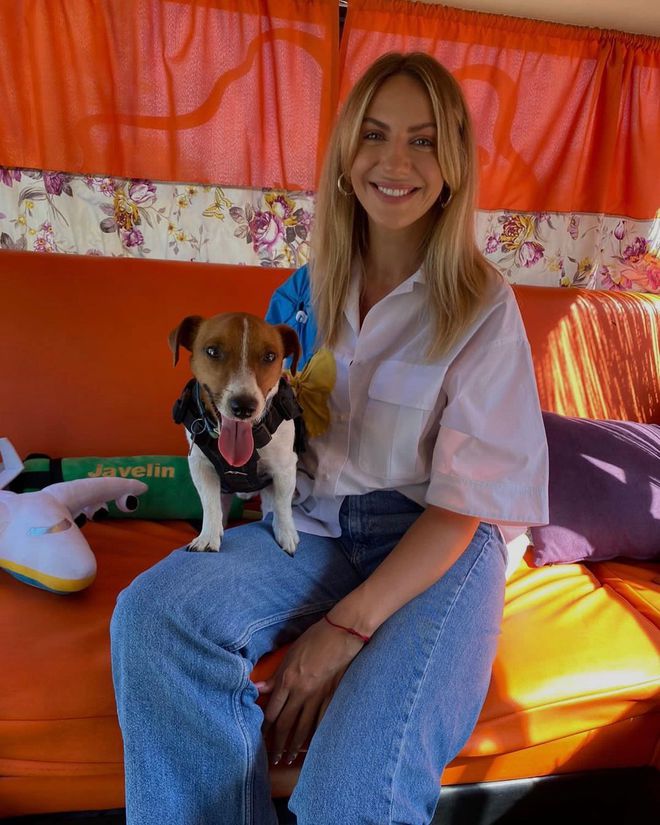 Леся Нікітюк та пес Патрон