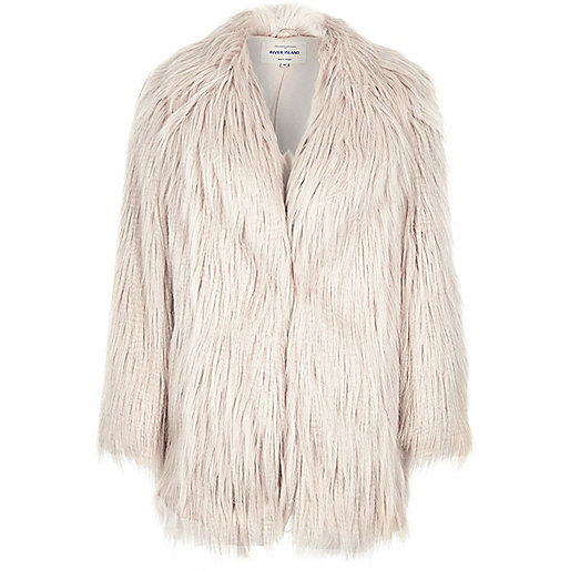 Меховые жилеты и шубы