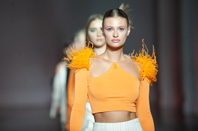 Показ Arutiunova: UFW noseason sept 2021 на Ukrainian Fashion Week noseason sept 2021