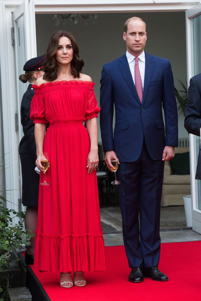 Кейт Міддлтон в червоному платті від Alexander McQueen