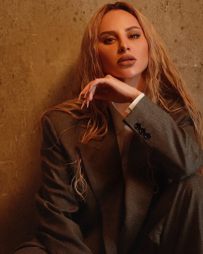 Анна Дзюба | ANNA ASTI