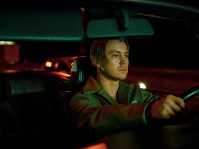 Артем Пивоваров на съемках клипа "2000"