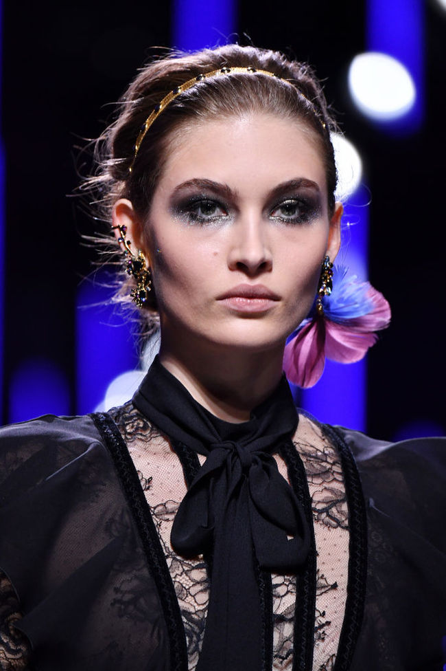 Лучшие бьюти-образы с показов на Неделе моды в Париже