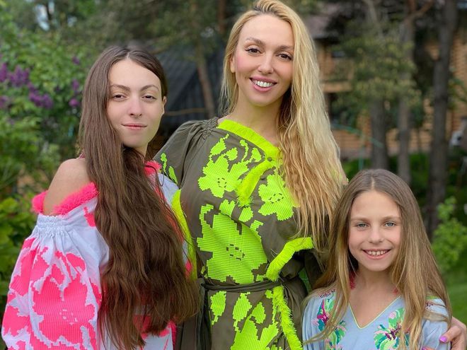 Оля Полякова з доньками Марією та Алісою