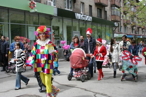 Веселый парад колясок 2011