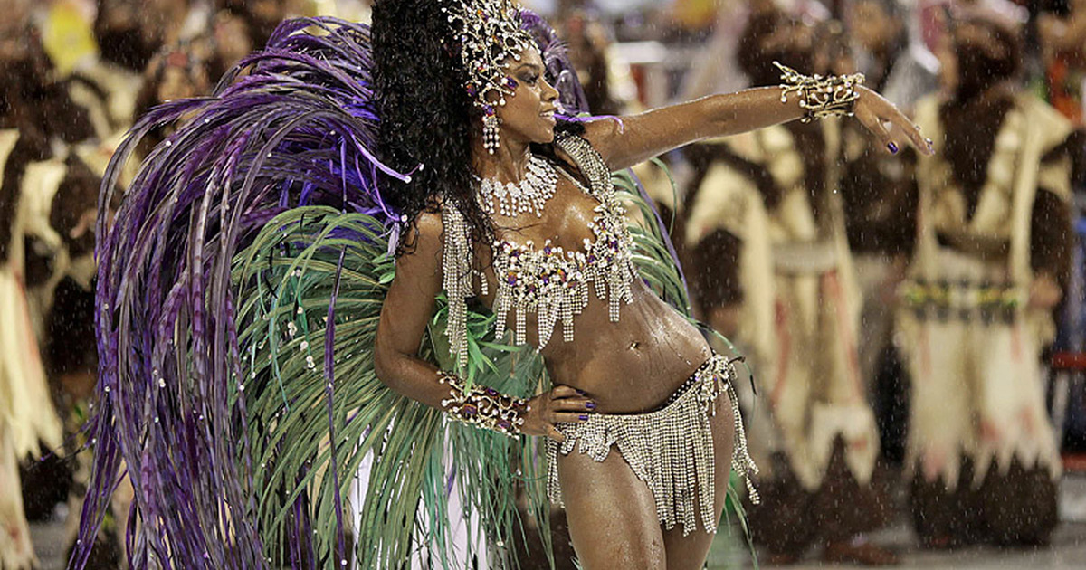 Карнавал в Рио: обнаженная плоть и безопасный секс.
