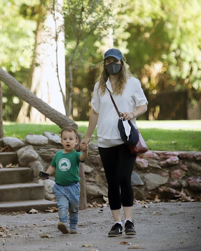 Рэйчел МакАкдамс с сыном