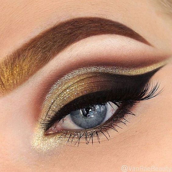 Макияж глаз: золотистый цвет