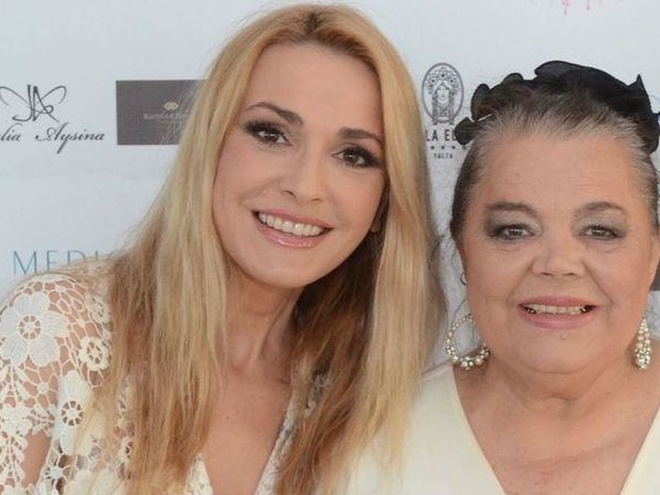 Ольга Сумська вшанувала пам'ять мами-акторки у третю річницю її смерті