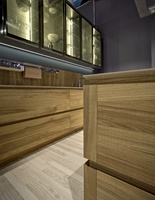 Кухня с текстурой пиленого дерева