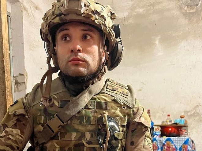 Віктор Рожевий із «Ліги сміху» вперше з'явився на публіці після поранення на фронті