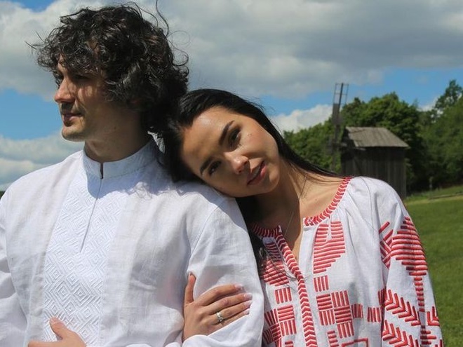 Женя Кот показав, як батьки Татаринцевої відреагували на її довгоочікувану вагітність