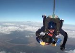 Американец отпраздновал свое столетие прыжком с парашютом