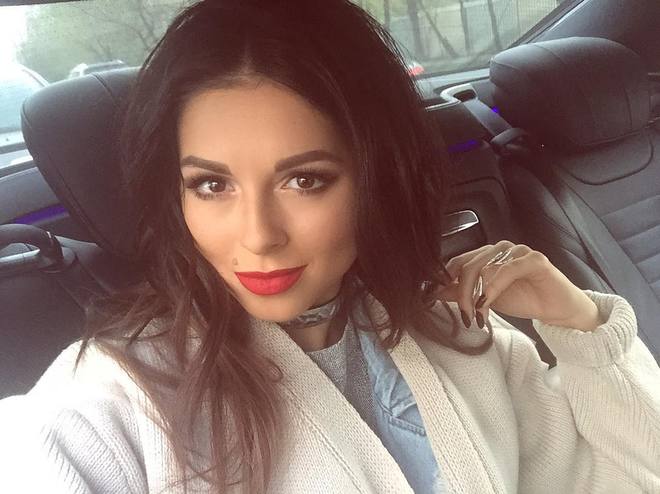 Нюша сменила цвет волос (фото)