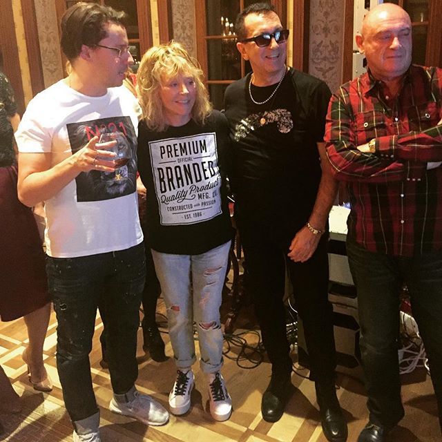 Новый год 2017: звезды показали, как и с кем отметили праздник