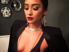 Шей Митчелл