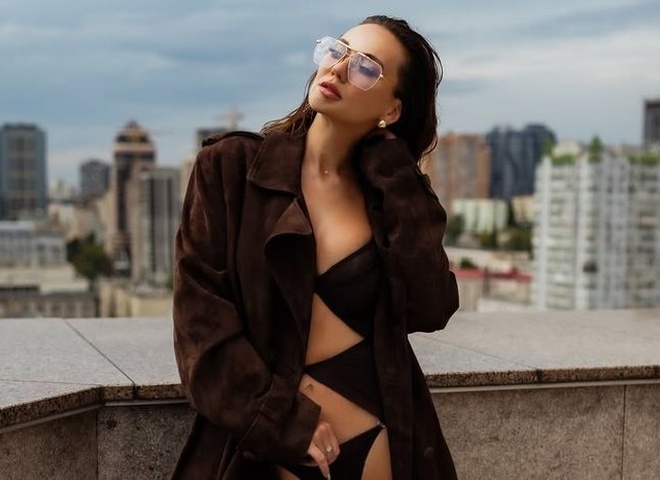 Саліванчук у відвертій білизні знялася на даху багатоповерхівки