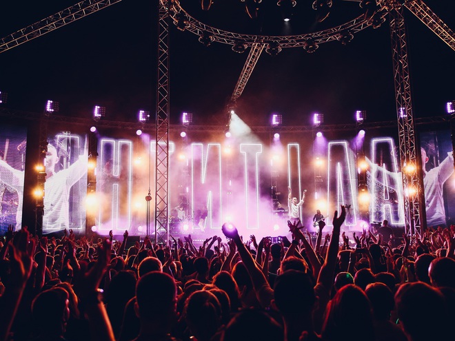 Антитіла в стадионном туре Hello