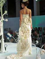 Показ Айни Гассе