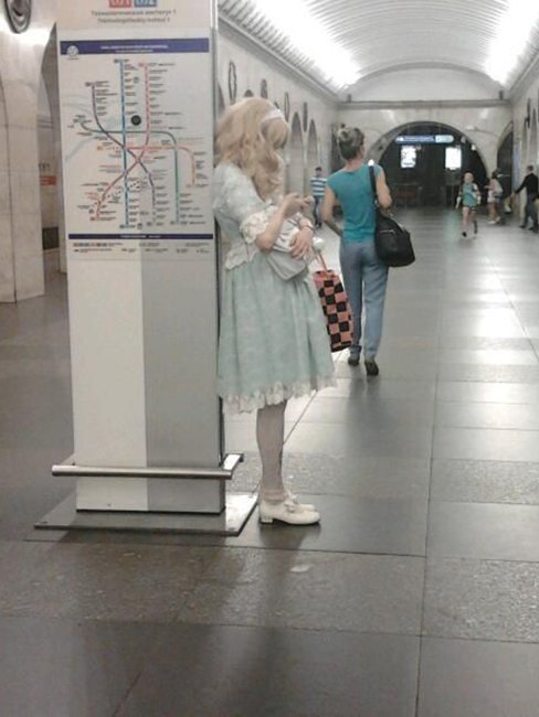 Странные люди в метро