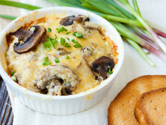 Жульен с грибами и курицей