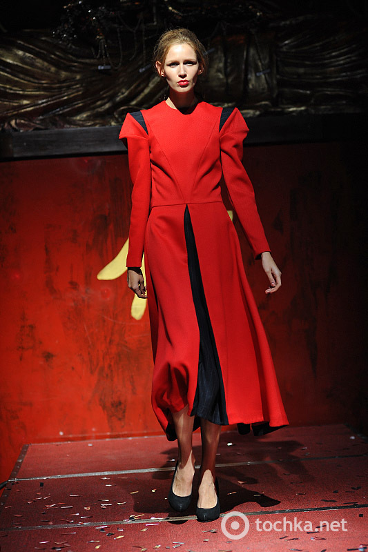 RED PARTY: показ