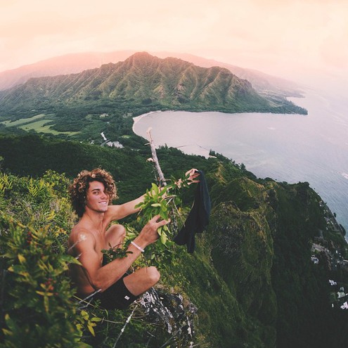 JAY ALVARREZ
