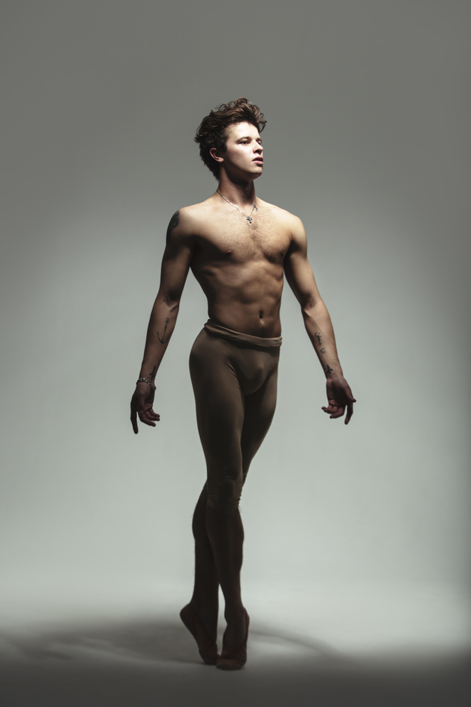 По приглашению Александра Стоянова американские артисты эмигрировали в Украину