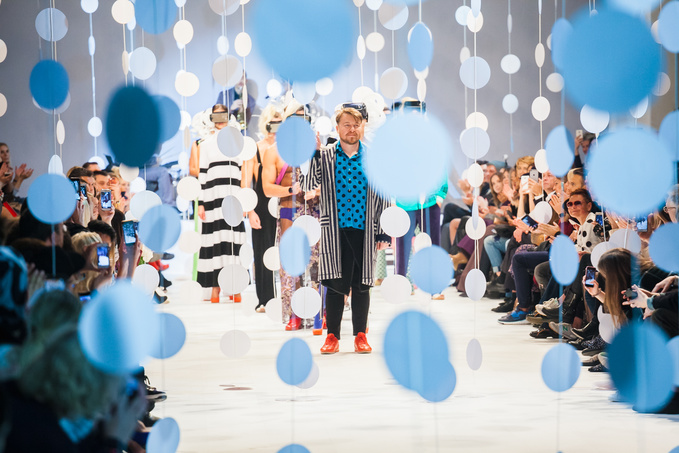 Взаимодействие между мирами моды и высоких технологий: "Samsung Electronics Украина"  -  Инновационный партнёр Ukrainian Fashion Week